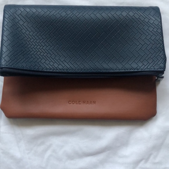 Mini toiletries bag, Cole Haan for American Airlines, Blue & Tan - Picture 6 of 7